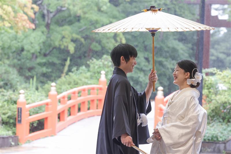 季節により異なる、宮城縣護國神社を囲む景色。春は桜、春は新緑、秋は紅葉、冬や雪景色・・挙式の後には会食も可能なので、ご相談ください。